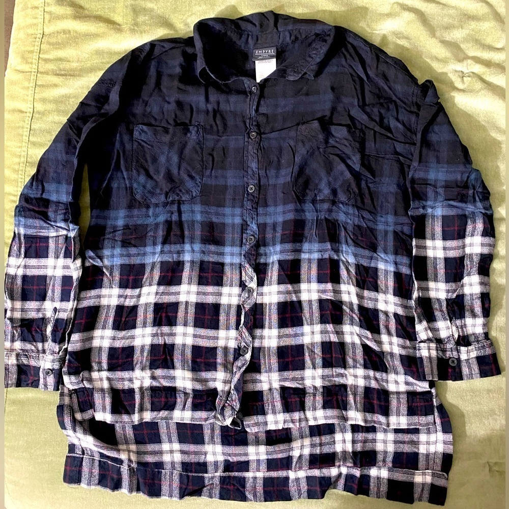 Empyre shirt top ombre button down long sleeved lightweight Sz L.   M-22